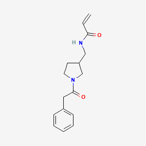 molecular formula C16H20N2O2 B2431581 N-[[1-(2-Phenylacetyl)pyrrolidin-3-yl]methyl]prop-2-enamide CAS No. 2411276-84-9