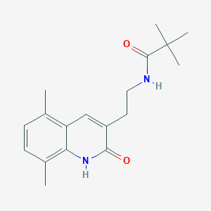 molecular formula C18H24N2O2 B2435627 N-[2-(5,8-dimethyl-2-oxo-1,2-dihydroquinolin-3-yl)ethyl]-2,2-dimethylpropanamide CAS No. 851407-15-3