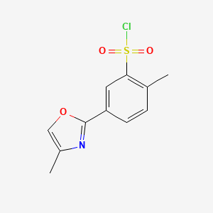 2-Methyl-5-(4-methyl-1,3-oxazol-2-yl)benzene-1-sulfonyl chloride
