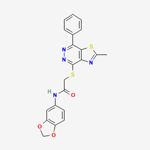 molecular formula C21H16N4O3S2 B2437972 N-(2H-1,3-benzodioxol-5-yl)-2-({2-methyl-7-phenyl-[1,3]thiazolo[4,5-d]pyridazin-4-yl}sulfanyl)acetamide CAS No. 946381-15-3