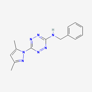 molecular formula C14H15N7 B2439029 N-benzyl-6-(3,5-dimethyl-1H-pyrazol-1-yl)-1,2,4,5-tetrazin-3-amine CAS No. 270588-59-5