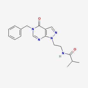 molecular formula C18H21N5O2 B2441277 N-(2-(5-benzyl-4-oxo-4,5-dihydro-1H-pyrazolo[3,4-d]pyrimidin-1-yl)ethyl)isobutyramide CAS No. 922055-45-6