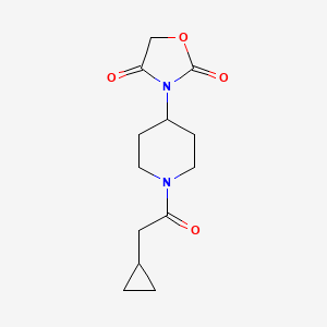molecular formula C13H18N2O4 B2442171 3-[1-(2-cyclopropylacetyl)piperidin-4-yl]-1,3-oxazolidine-2,4-dione CAS No. 2034385-92-5