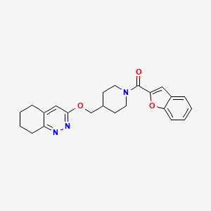 molecular formula C23H25N3O3 B2445640 Benzofuran-2-yl(4-(((5,6,7,8-tetrahydrocinnolin-3-yl)oxy)methyl)piperidin-1-yl)methanone CAS No. 2309348-00-1