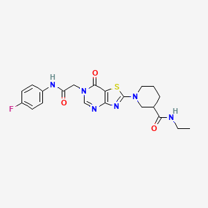 molecular formula C21H23FN6O3S B2445827 N-ethyl-1-(6-{[(4-fluorophenyl)carbamoyl]methyl}-7-oxo-6H,7H-[1,3]thiazolo[4,5-d]pyrimidin-2-yl)piperidine-3-carboxamide CAS No. 1115868-19-3