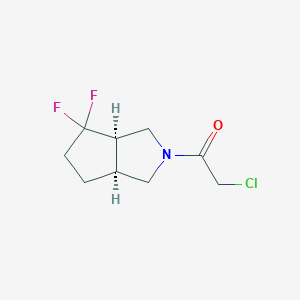 molecular formula C9H12ClF2NO B2446005 1-[(3Ar,6aS)-4,4-difluoro-1,3,3a,5,6,6a-hexahydrocyclopenta[c]pyrrol-2-yl]-2-chloroethanone CAS No. 2411181-48-9