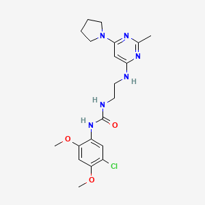 1-(5-Chloro-2,4-dimethoxyphenyl)-3-(2-((2-methyl-6-(pyrrolidin-1-yl)pyrimidin-4-yl)amino)ethyl)urea