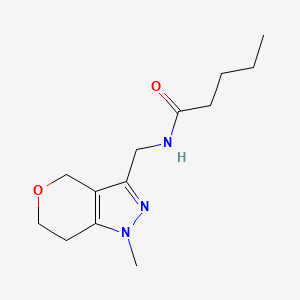 molecular formula C13H21N3O2 B2449644 N-((1-methyl-1,4,6,7-tetrahydropyrano[4,3-c]pyrazol-3-yl)methyl)pentanamide CAS No. 1796966-13-6
