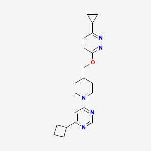 molecular formula C21H27N5O B2450675 4-Cyclobutyl-6-(4-{[(6-cyclopropylpyridazin-3-yl)oxy]methyl}piperidin-1-yl)pyrimidine CAS No. 2380070-32-4