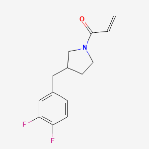 1-[3-[(3,4-Difluorophenyl)methyl]pyrrolidin-1-yl]prop-2-en-1-one