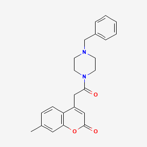 4-(2-(4-benzylpiperazin-1-yl)-2-oxoethyl)-7-methyl-2H-chromen-2-one