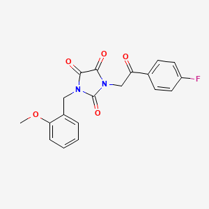 molecular formula C19H15FN2O5 B2456943 1-[2-(4-Fluorophenyl)-2-oxoethyl]-3-[(2-methoxyphenyl)methyl]imidazolidine-2,4,5-trione CAS No. 303986-28-9