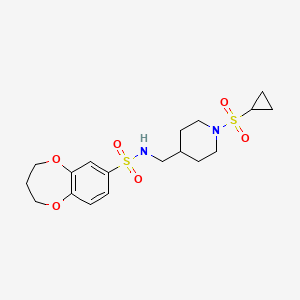 molecular formula C18H26N2O6S2 B2461590 N-((1-(cyclopropylsulfonyl)piperidin-4-yl)methyl)-3,4-dihydro-2H-benzo[b][1,4]dioxepine-7-sulfonamide CAS No. 1448132-34-0