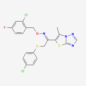 molecular formula C20H15Cl2FN4OS2 B2465816 (E)-[(2-chloro-4-fluorophenyl)methoxy]({2-[(4-chlorophenyl)sulfanyl]-1-{6-methyl-[1,2,4]triazolo[3,2-b][1,3]thiazol-5-yl}ethylidene})amine CAS No. 866049-40-3