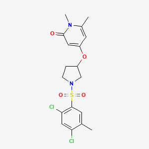 molecular formula C18H20Cl2N2O4S B2466426 4-((1-((2,4-dichloro-5-methylphenyl)sulfonyl)pyrrolidin-3-yl)oxy)-1,6-dimethylpyridin-2(1H)-one CAS No. 2034429-23-5