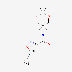 molecular formula C15H20N2O4 B2466784 (5-Cyclopropylisoxazol-3-yl)(7,7-dimethyl-6,8-dioxa-2-azaspiro[3.5]nonan-2-yl)methanone CAS No. 1396872-54-0