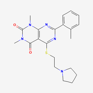 molecular formula C21H25N5O2S B2468708 1,3-dimethyl-7-(2-methylphenyl)-5-{[2-(pyrrolidin-1-yl)ethyl]sulfanyl}-1H,2H,3H,4H-[1,3]diazino[4,5-d]pyrimidine-2,4-dione CAS No. 872629-37-3