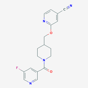 molecular formula C18H17FN4O2 B2469233 2-[[1-(5-Fluoropyridine-3-carbonyl)piperidin-4-yl]methoxy]pyridine-4-carbonitrile CAS No. 2380061-60-7