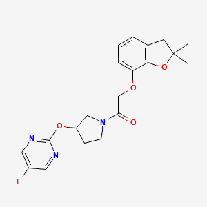 molecular formula C20H22FN3O4 B2469723 2-((2,2-Dimethyl-2,3-dihydrobenzofuran-7-yl)oxy)-1-(3-((5-fluoropyrimidin-2-yl)oxy)pyrrolidin-1-yl)ethanone CAS No. 2034326-33-3