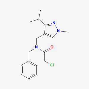 N-Benzyl-2-chloro-N-[(1-methyl-3-propan-2-ylpyrazol-4-yl)methyl]acetamide