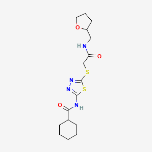 molecular formula C16H24N4O3S2 B2470508 N-(5-((2-oxo-2-(((tetrahydrofuran-2-yl)methyl)amino)ethyl)thio)-1,3,4-thiadiazol-2-yl)cyclohexanecarboxamide CAS No. 868972-95-6