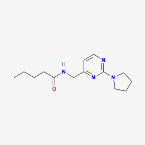 molecular formula C14H22N4O B2470662 N-((2-(pyrrolidin-1-yl)pyrimidin-4-yl)methyl)pentanamide CAS No. 1796965-63-3