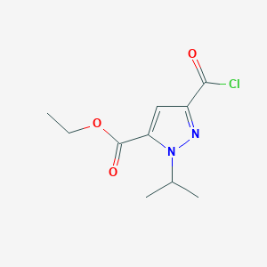 molecular formula C10H13ClN2O3 B2473852 ethyl 3-(chlorocarbonyl)-1-isopropyl-1H-pyrazole-5-carboxylate CAS No. 1946822-89-4
