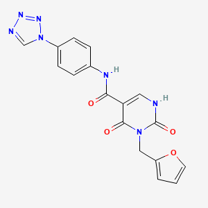 molecular formula C17H13N7O4 B2476977 N-(4-(1H-四唑-1-基)苯基)-3-(呋喃-2-基甲基)-2,4-二氧代-1,2,3,4-四氢嘧啶-5-羧酰胺 CAS No. 1421498-86-3