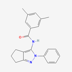 molecular formula C21H21N3O B2482729 3,5-dimethyl-N-{2-phenyl-2H,4H,5H,6H-cyclopenta[c]pyrazol-3-yl}benzamide CAS No. 1043141-59-8