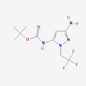 molecular formula C10H15F3N4O2 B2484225 Tert-butyl N-[5-amino-2-(2,2,2-trifluoroethyl)pyrazol-3-yl]carbamate CAS No. 2226182-92-7