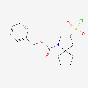 molecular formula C16H20ClNO4S B2487825 苄基3-氯磺酰-1-氮杂螺[4.4]壬烷-1-甲酸酯 CAS No. 2445791-89-7