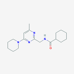 molecular formula C18H28N4O B2490245 N-{[4-methyl-6-(piperidin-1-yl)pyrimidin-2-yl]methyl}cyclohexanecarboxamide CAS No. 1796963-15-9