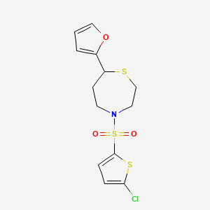 molecular formula C13H14ClNO3S3 B2490764 4-((5-Chlorothiophen-2-yl)sulfonyl)-7-(furan-2-yl)-1,4-thiazepane CAS No. 1705517-32-3