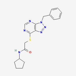 molecular formula C18H20N6OS B2492450 2-((3-benzyl-3H-[1,2,3]triazolo[4,5-d]pyrimidin-7-yl)thio)-N-cyclopentylacetamide CAS No. 863452-92-0