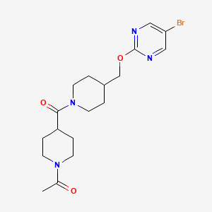 molecular formula C18H25BrN4O3 B2493581 1-[4-(4-{[(5-Bromopyrimidin-2-yl)oxy]methyl}piperidine-1-carbonyl)piperidin-1-yl]ethan-1-one CAS No. 2379976-40-4