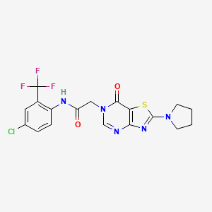 molecular formula C18H15ClF3N5O2S B2495188 N-[4-chloro-2-(trifluoromethyl)phenyl]-2-[7-oxo-2-(pyrrolidin-1-yl)-6H,7H-[1,3]thiazolo[4,5-d]pyrimidin-6-yl]acetamide CAS No. 1223847-48-0