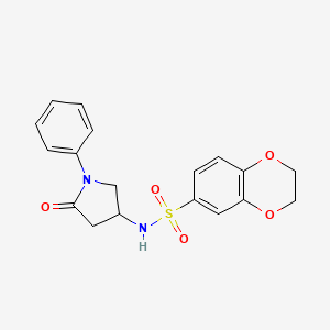 molecular formula C18H18N2O5S B2496290 N-(5-oxo-1-phenylpyrrolidin-3-yl)-2,3-dihydro-1,4-benzodioxine-6-sulfonamide CAS No. 896307-14-5