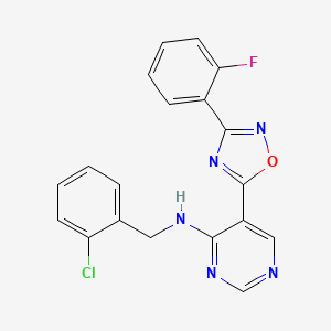 N-(2-chlorobenzyl)-5-(3-(2-fluorophenyl)-1,2,4-oxadiazol-5-yl)pyrimidin-4-amine
