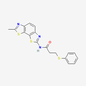 molecular formula C18H15N3OS3 B2502526 N-{11-methyl-3,12-dithia-5,10-diazatricyclo[7.3.0.0^{2,6}]dodeca-1(9),2(6),4,7,10-pentaen-4-yl}-3-(phenylsulfanyl)propanamide CAS No. 477242-89-0