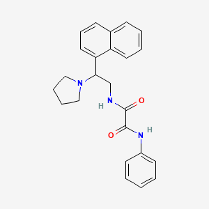 molecular formula C24H25N3O2 B2503943 N-[2-(naphthalen-1-yl)-2-(pyrrolidin-1-yl)ethyl]-N'-phenylethanediamide CAS No. 941977-33-9
