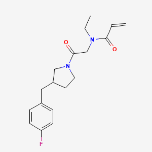 molecular formula C18H23FN2O2 B2510267 N-Ethyl-N-[2-[3-[(4-fluorophenyl)methyl]pyrrolidin-1-yl]-2-oxoethyl]prop-2-enamide CAS No. 2361745-50-6