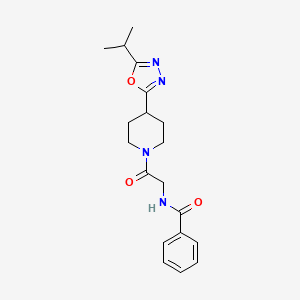 molecular formula C19H24N4O3 B2511800 N-(2-(4-(5-isopropyl-1,3,4-oxadiazol-2-yl)piperidin-1-yl)-2-oxoethyl)benzamide CAS No. 1210671-58-1