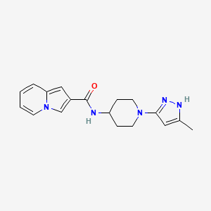 molecular formula C18H21N5O B2512527 N-[1-(5-methyl-1H-pyrazol-3-yl)piperidin-4-yl]indolizine-2-carboxamide CAS No. 2034201-41-5