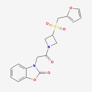 molecular formula C17H16N2O6S B2514365 3-(2-(3-((furan-2-ylmethyl)sulfonyl)azetidin-1-yl)-2-oxoethyl)benzo[d]oxazol-2(3H)-one CAS No. 1797277-39-4