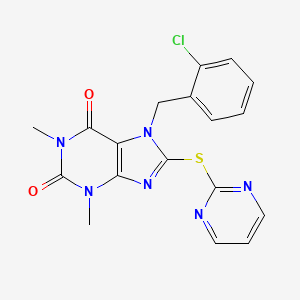molecular formula C18H15ClN6O2S B2514388 7-(2-氯苄基)-1,3-二甲基-8-(嘧啶-2-硫代)-1H-嘌呤-2,6(3H,7H)-二酮 CAS No. 868213-91-6