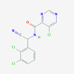 molecular formula C13H7Cl3N4O B2519642 5-chloro-N-[cyano(2,3-dichlorophenyl)methyl]pyrimidine-4-carboxamide CAS No. 2094705-28-7