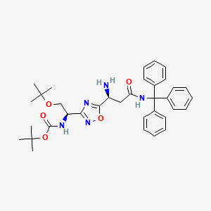 molecular formula C35H43N5O5 B2520201 tert-Butyl ((R)-1-(5-((S)-1-amino-3-oxo-3-(tritylamino)propyl)-1,2,4-oxadiazol-3-yl)-2-(tert-butoxy)ethyl)carbamate 