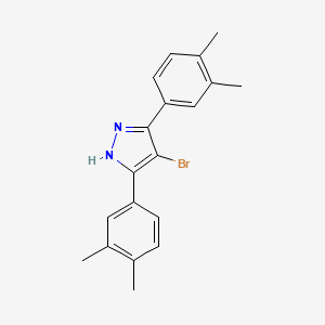 molecular formula C19H19BrN2 B2520656 4-bromo-3,5-bis(3,4-dimethylphenyl)-1H-pyrazole CAS No. 1187632-17-2