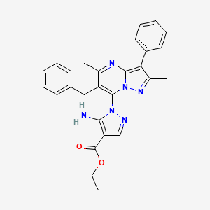 molecular formula C27H26N6O2 B2527384 ethyl 5-amino-1-{6-benzyl-2,5-dimethyl-3-phenylpyrazolo[1,5-a]pyrimidin-7-yl}-1H-pyrazole-4-carboxylate CAS No. 850243-75-3