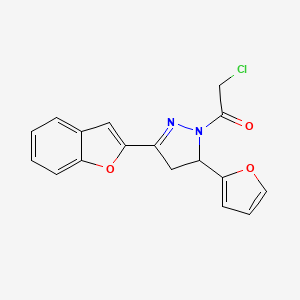 molecular formula C17H13ClN2O3 B2527835 1-[3-(1-benzofuran-2-yl)-5-(furan-2-yl)-4,5-dihydro-1H-pyrazol-1-yl]-2-chloroethan-1-one CAS No. 790725-79-0